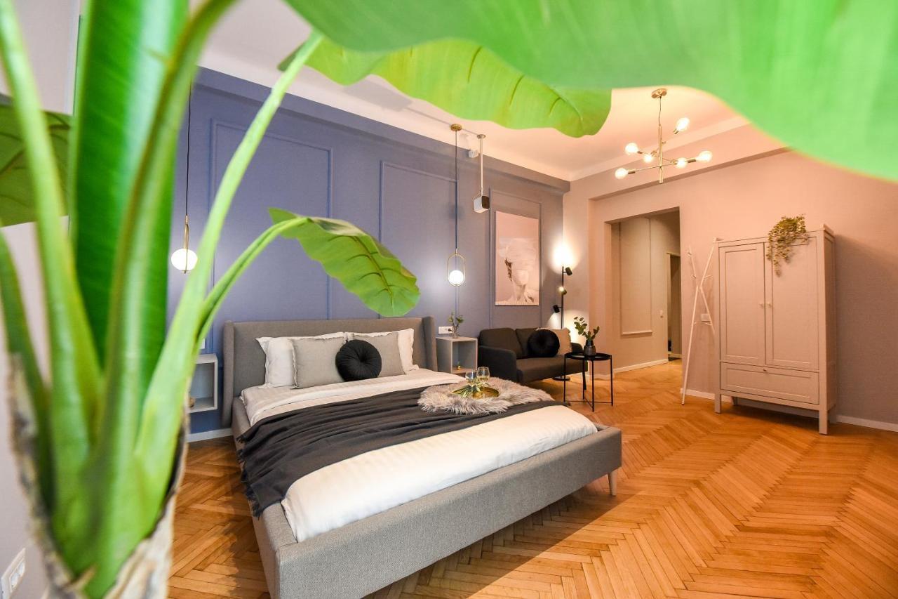 Modern Stay - Central Studios With Wall Projector Near Radisson Букурещ Екстериор снимка
