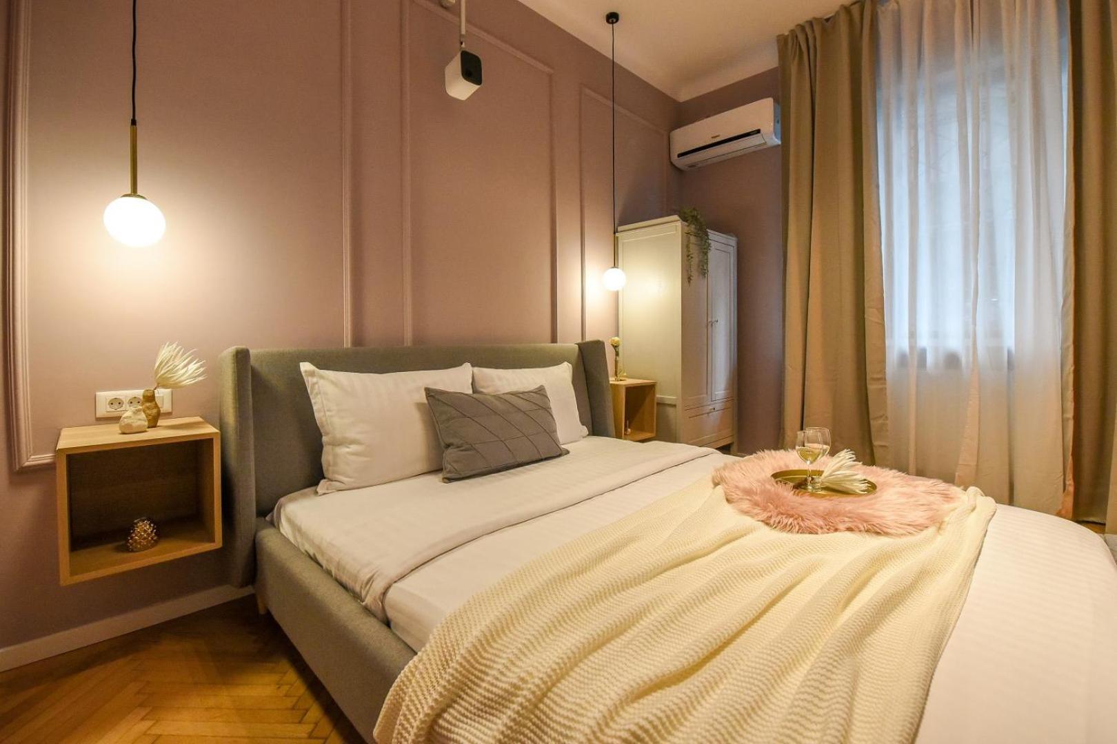 Modern Stay - Central Studios With Wall Projector Near Radisson Букурещ Стая снимка