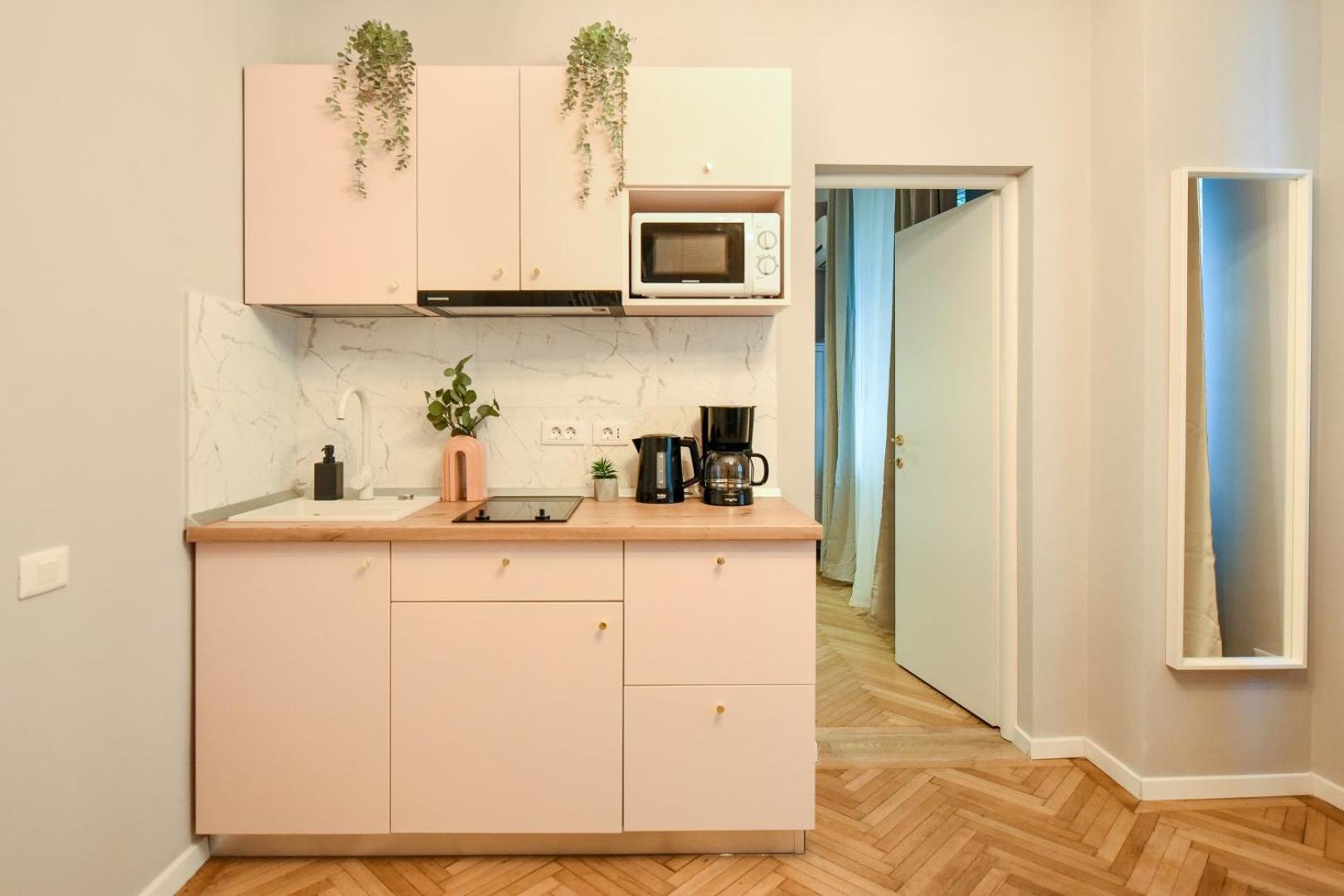 Modern Stay - Central Studios With Wall Projector Near Radisson Букурещ Екстериор снимка