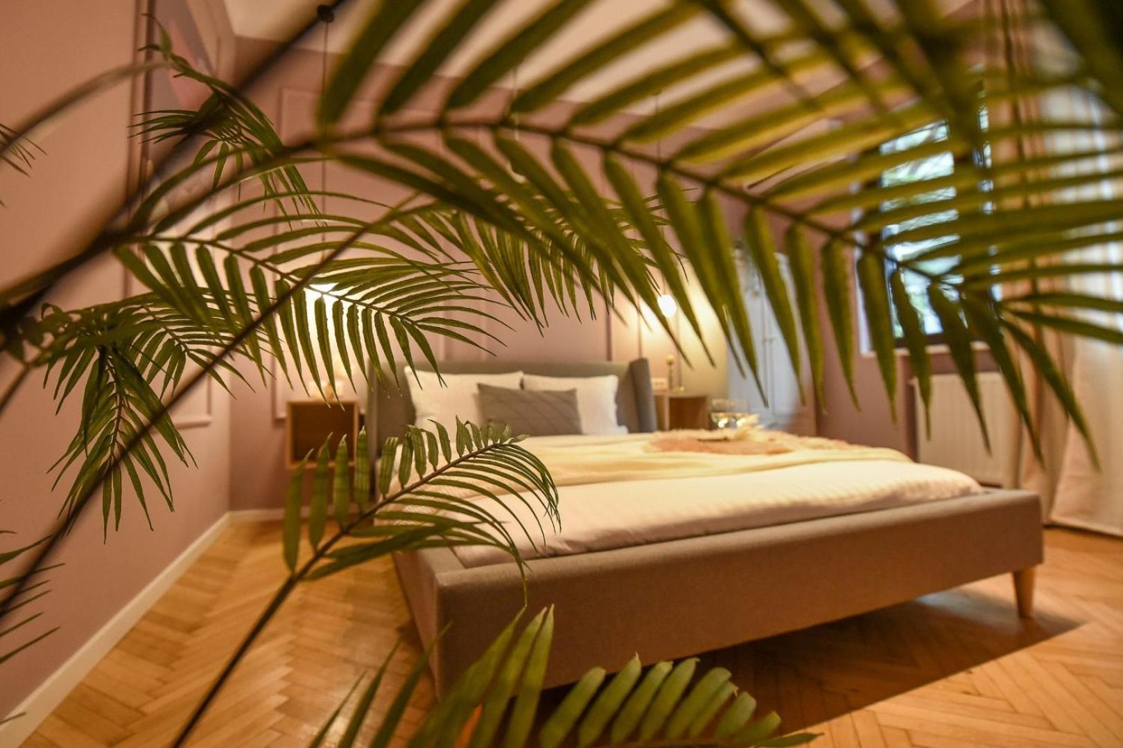 Modern Stay - Central Studios With Wall Projector Near Radisson Букурещ Стая снимка